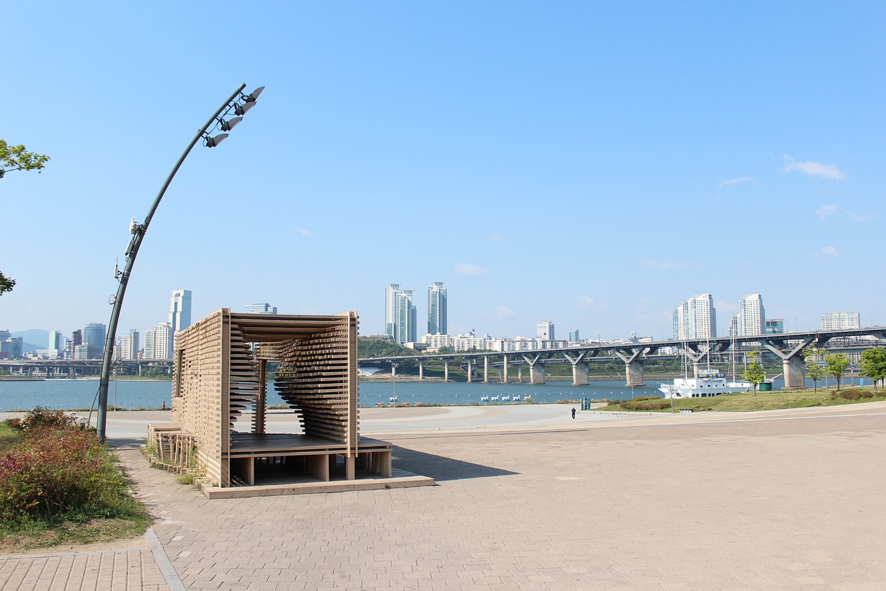 盤錦街頭，繁華盛景與時(shí)光變遷