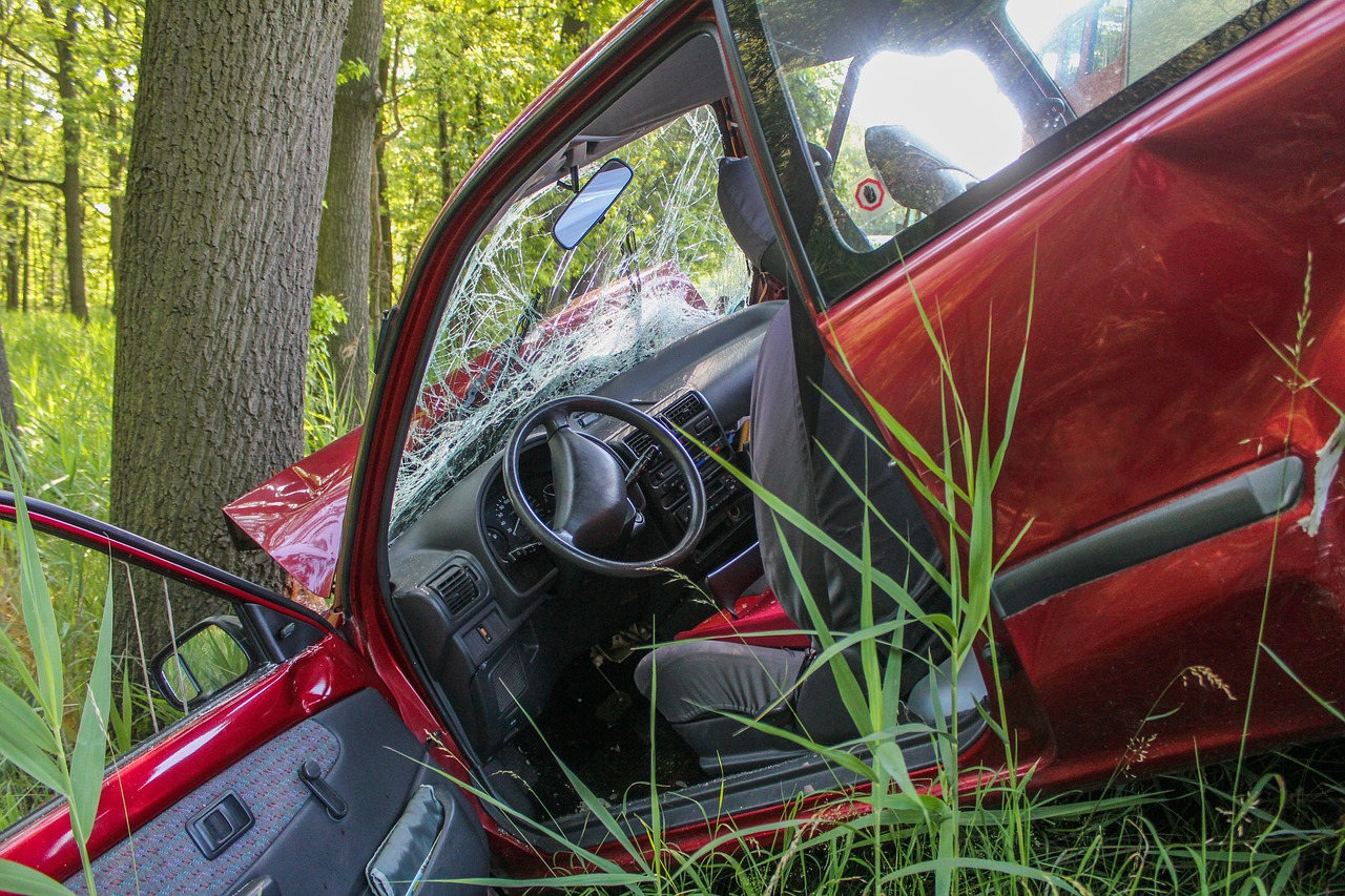 金華交警遭遇車禍?zhǔn)录?，反思與警示