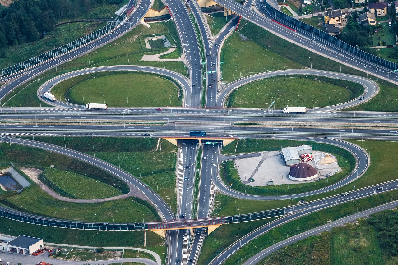 小米汽車智能道路救援服務(wù)，科技引領(lǐng)，救援新體驗